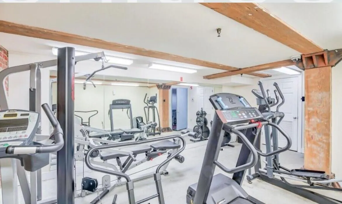 Stylish And Convenient Downtown Apartment Richmond