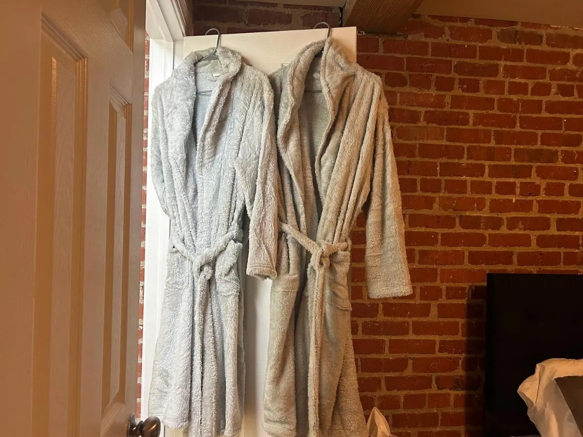 Stylish And Convenient Downtown Apartment Richmond United States