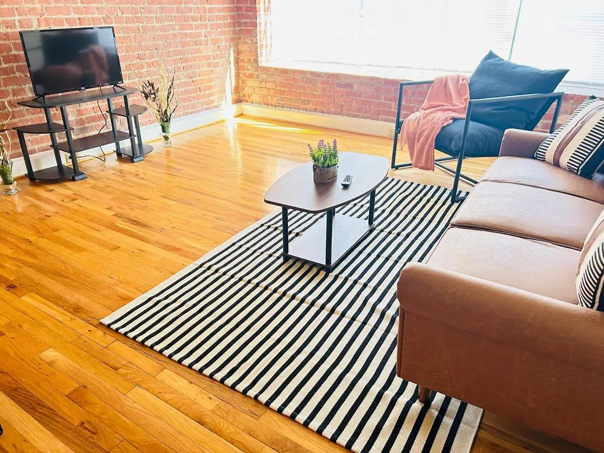 Stylish And Convenient Downtown Apartment Richmond